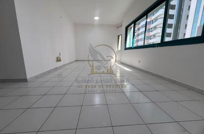 Apartment - 3 - 3 for rent in Safia Tower - Al Majaz 3 - Al Majaz - Sharjah