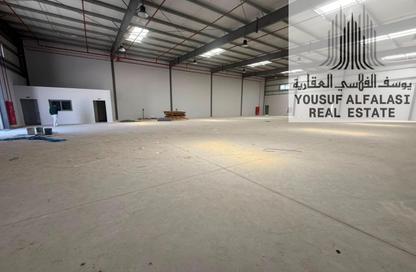 Warehouse - Studio - 2 Bathrooms for rent in Umm Al Thuoob - Umm Al Quwain