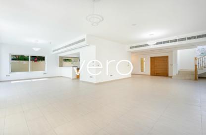 Villa - 4 - 5 for rent in Legacy Nova Villas - District 9 - Jumeirah Park - Dubai