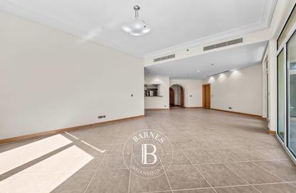 Apartment - 3 Bedrooms - 3 Bathrooms for rent in Abu Keibal - Shoreline Apartments - Palm Jumeirah - Dubai