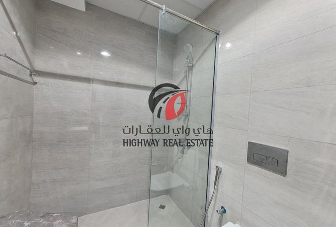 2PAem1ErqbY - Property Main Image