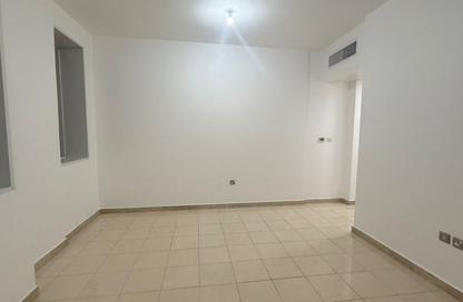 Apartment - 2 - 2 for rent in Hamdan Street - Abu Dhabi