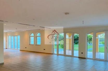 Villa - 5 - 6 for rent in District 2 - Jumeirah Park - Dubai Villa - 5 - 6 for rent in District 2 - Jumeirah Park - Dubai