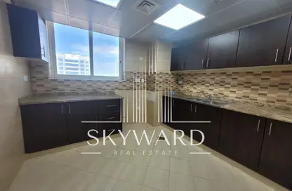 شقة - 2 غرف نوم - 3 حمامات للايجار في مدينة الرياض - أبوظبي