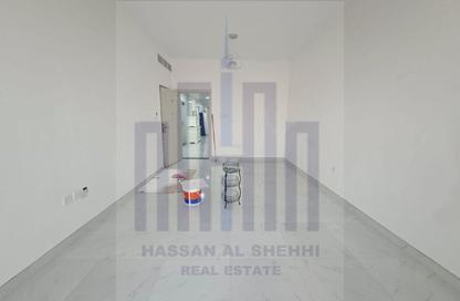 شقة - 2 غرف نوم - 2 حمامات للايجار في سراب 2 - الجادة - الشارقة
