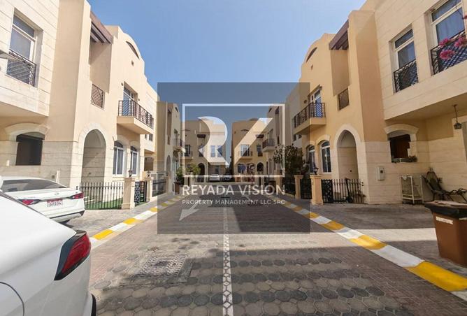5-bed villa in Al Qurm Gardens — photo 2