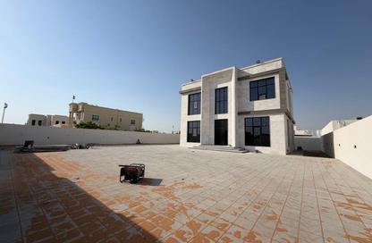 Villa - 5 Bedrooms - 7 Bathrooms for rent in Al Aweer 1 - Al Aweer - Dubai