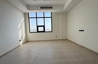 Villa - 5 Bedrooms - 7 Bathrooms for rent in Al Aweer 1 - Al Aweer - Dubai
