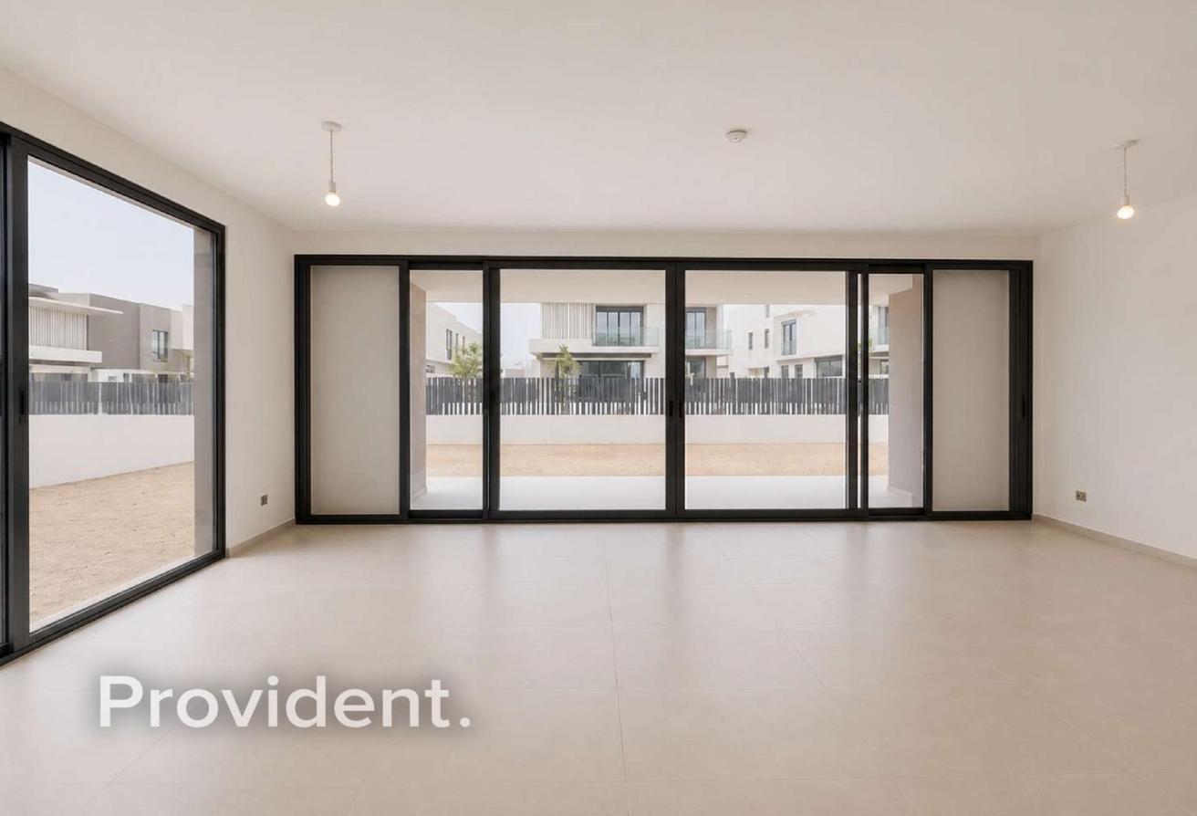 Single Row | Huge Plot | 4BR Villa photo 3