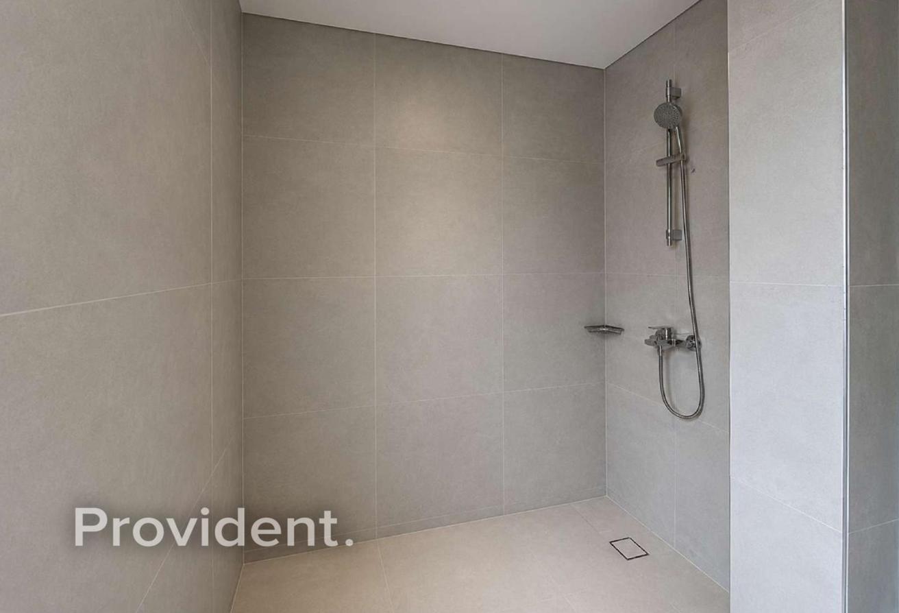 Single Row | Huge Plot | 4BR Villa photo 24