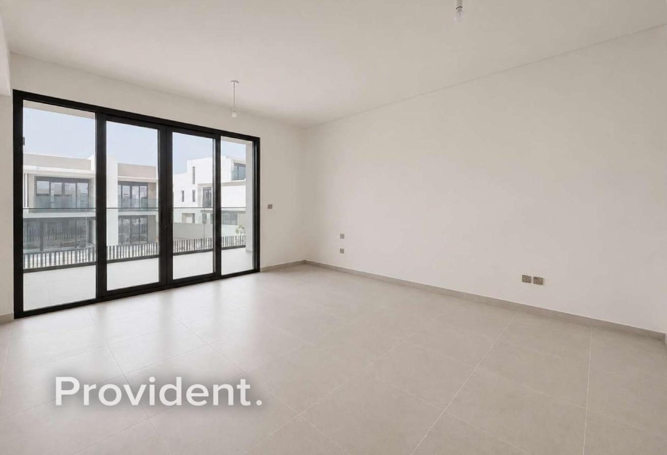 Single Row | Huge Plot | 4BR Villa photo 15
