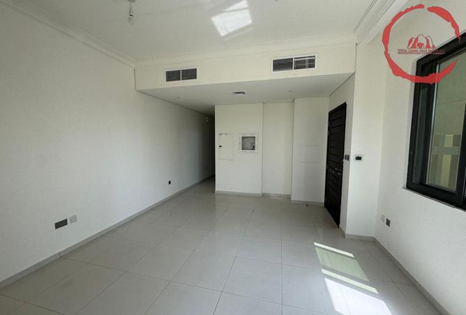 122011182 - Property Image 2