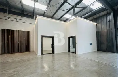Warehouse - Studio for rent in Ras Al Khor Industrial - Ras Al Khor - Dubai