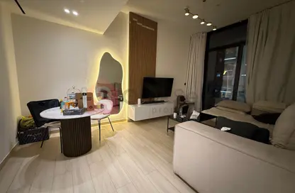 شقة - 2 غرف نوم - 2 حمامات للايجار في بن غاطي لونا - الضاحية 12 - قرية جميرا الدائرية - دبي