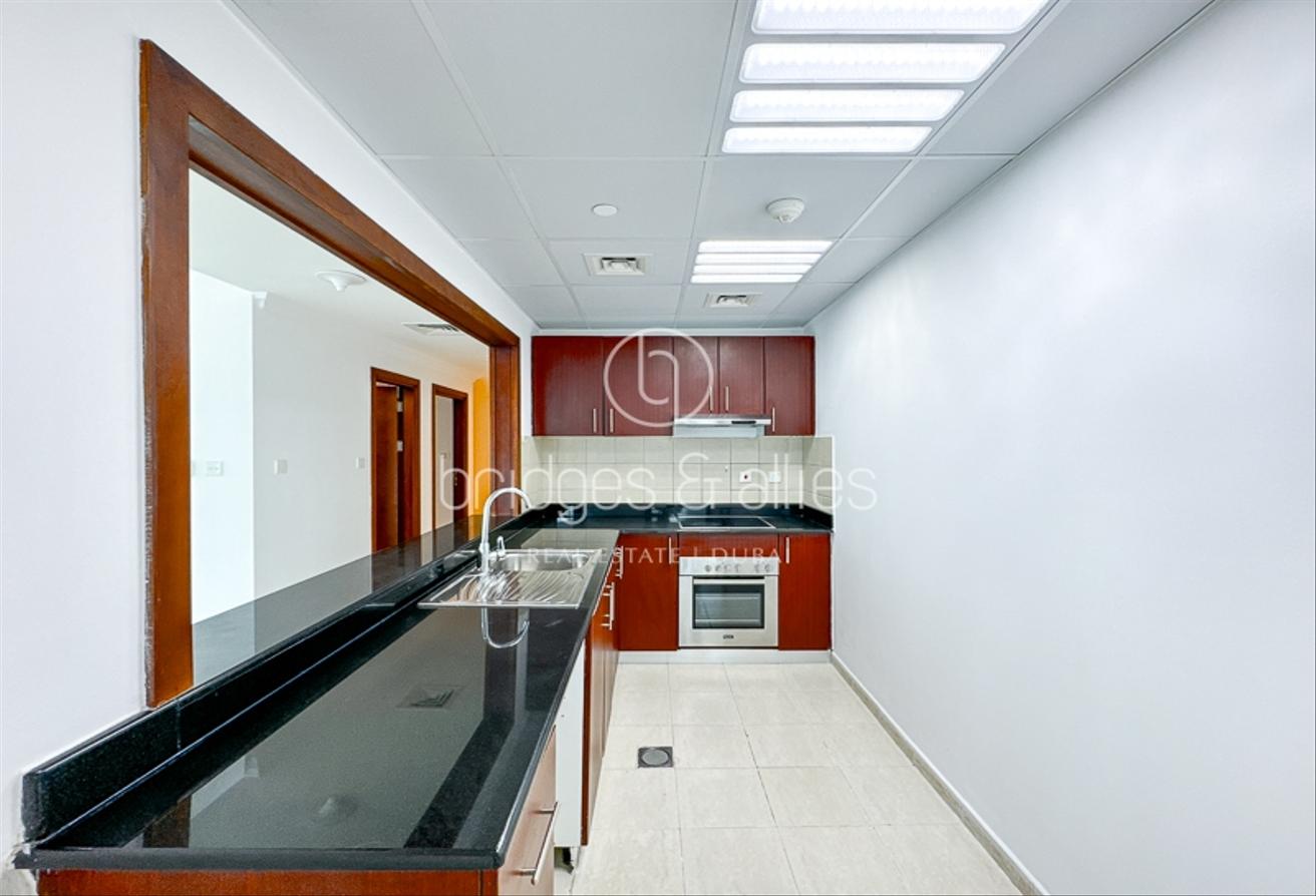 RARE 3BR | PANORAMIC MARINA AND SKYLINE VIEWS photo 4