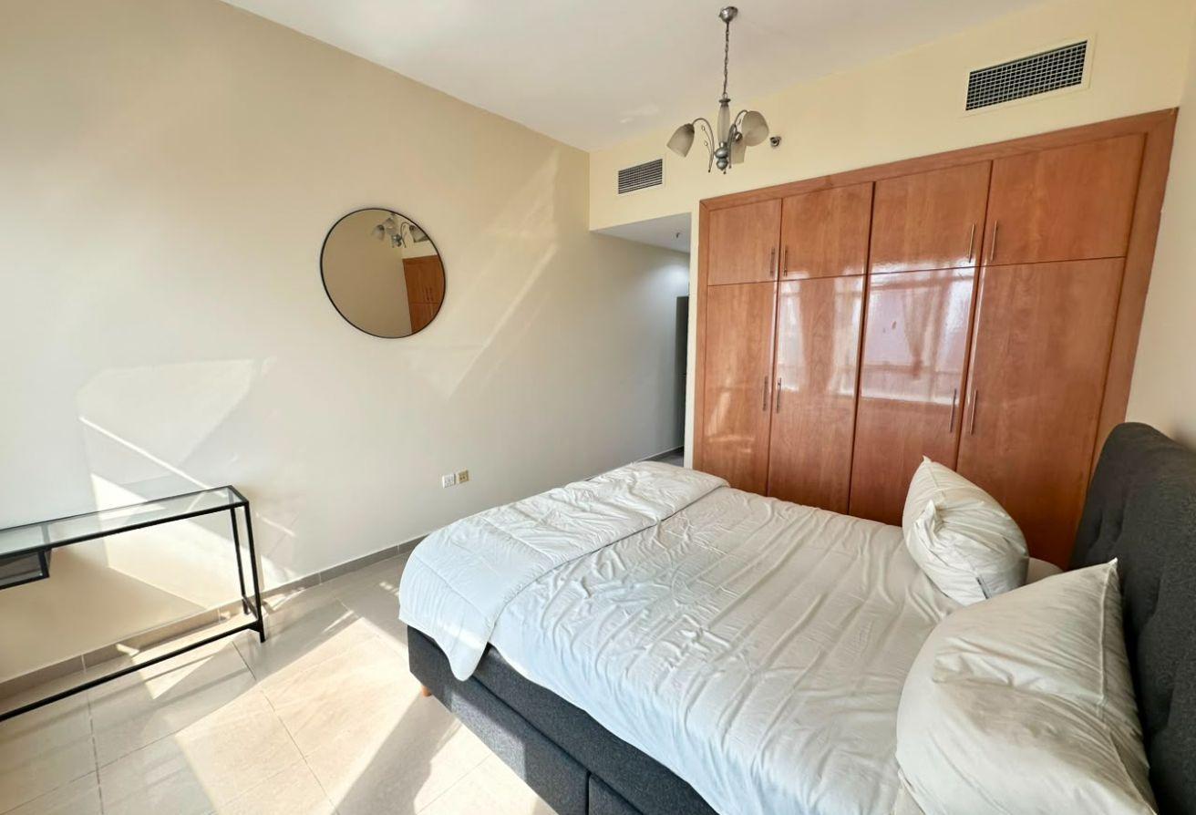 FULLY FURNISHED| MARINA VIEW| VACANT| BALCONY photo 6