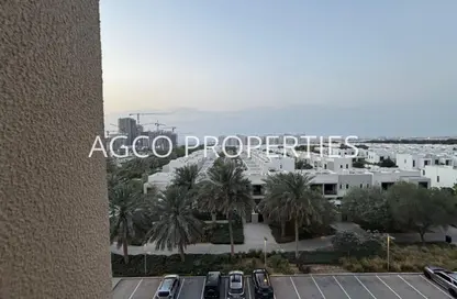 شقة - غرفة نوم - 2 حمامات للايجار في 3A شقق زهرة النسيم - زهرة بريز أبارتمنتس 3 - شقق زهرة النسيم - تاون سكوير - دبي