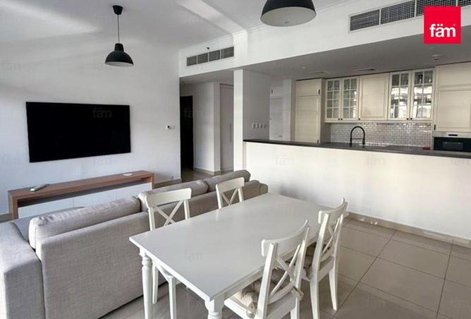 70273069 - Property Image 2