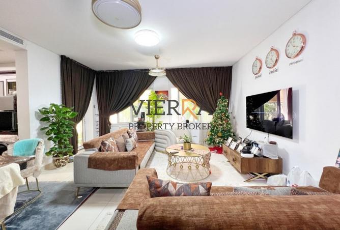 84070454 - Property Image 3
