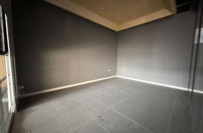Shop - Studio - 4 Bathrooms for rent in International Airport Area - Deira - Dubai