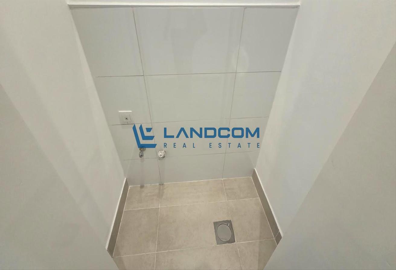 Spacious 2BHK | Near Al Ras Metro Station | 1 Month Free photo 8