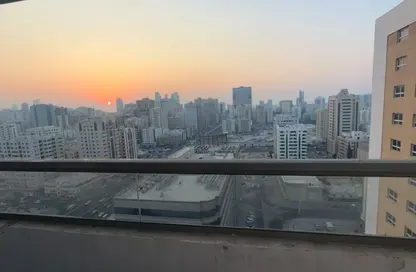 شقة - 2 غرف نوم - 2 حمامات للبيع في ميجا مول - القاسمية - الشارقة