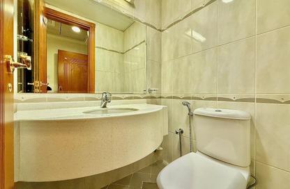 Apartment - 2 Bedrooms - 2 Bathrooms for rent in Al Khazna Tower - Al Najda Street - Abu Dhabi