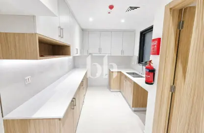 Townhouse - 3 Bedrooms - 4 Bathrooms for sale in Crystal Residences - Maryam Island - Al Khan - Sharjah