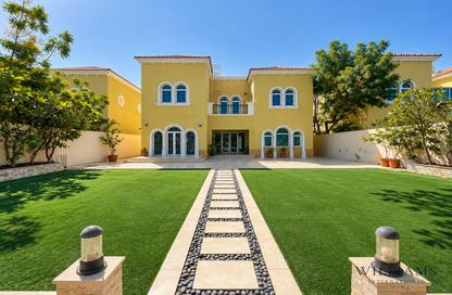 Villa - 3 - 4 for sale in District 5 - Jumeirah Park - Dubai