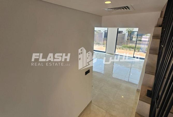 70277395 - صورة العقار 3