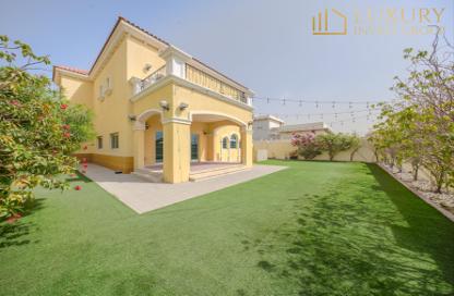 Villa - 3 Bedrooms - 4 Bathrooms for rent in District 7 - Jumeirah Park - Dubai