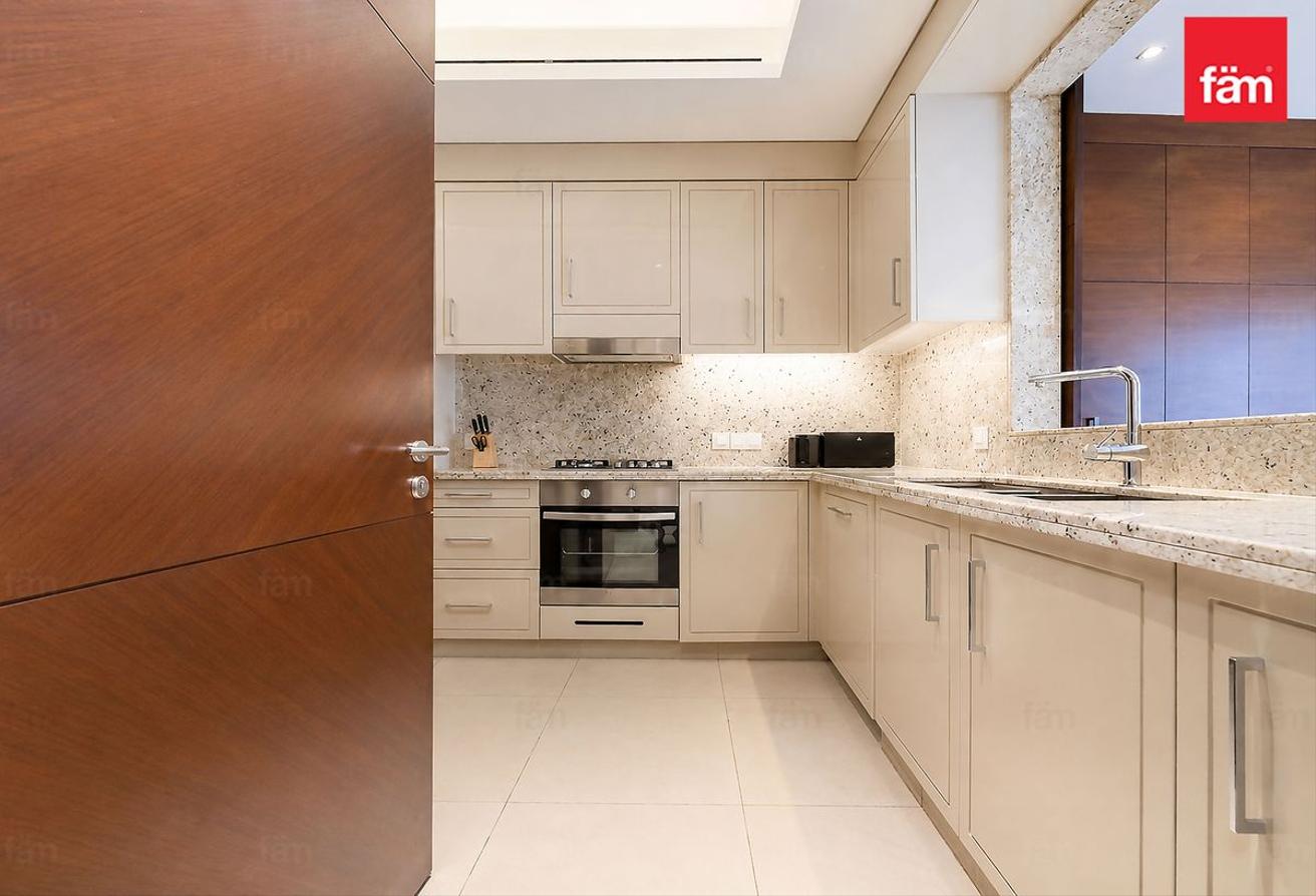 Burj Khalifa View | Fully Furnished | Vacant photo 16