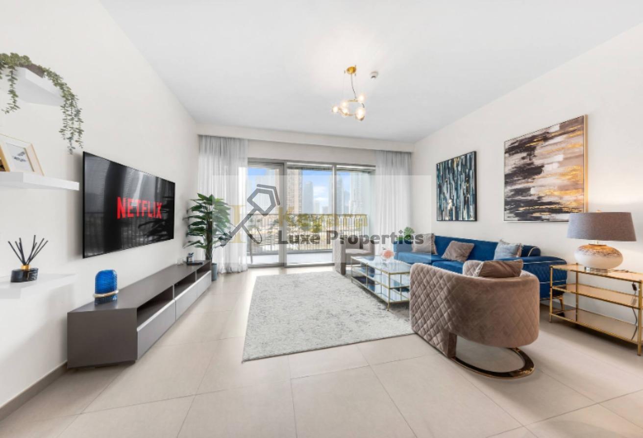 LUXURY LIVING | BURJ KHALIFA VIEW | VACANT photo 3