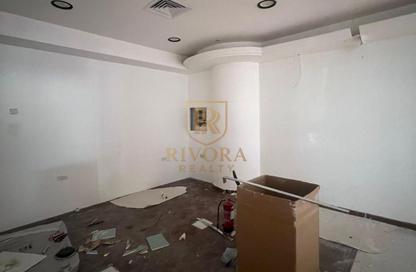 Shop - Studio for rent in Warba Center - Al Muraqqabat - Deira - Dubai