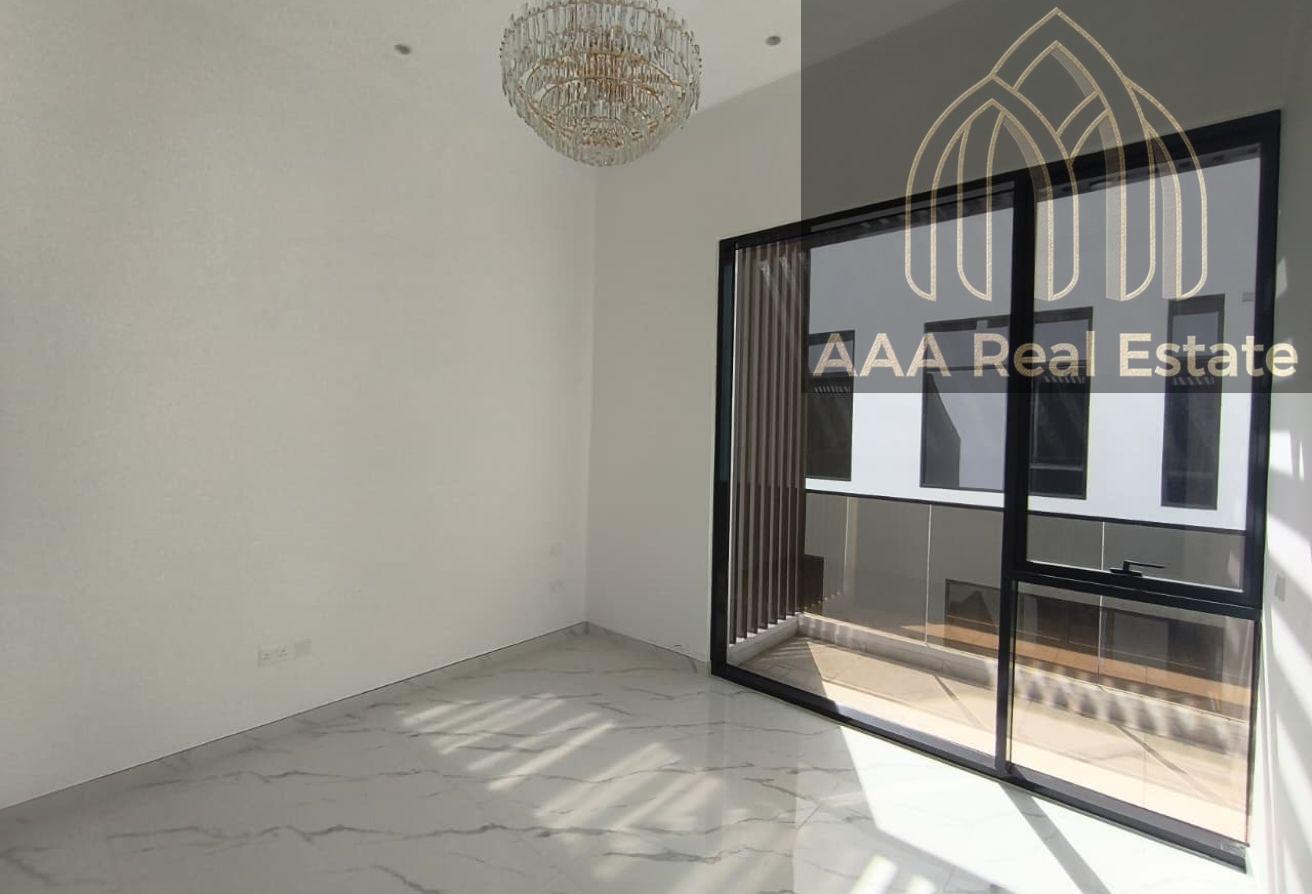 BRAND NEW|DOUBLE STORY|ELEGANT|PRIME LOCATION photo 9