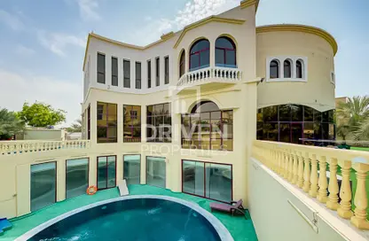 Villa - 7+ Bedrooms for rent in Sector E - Emirates Hills - Dubai