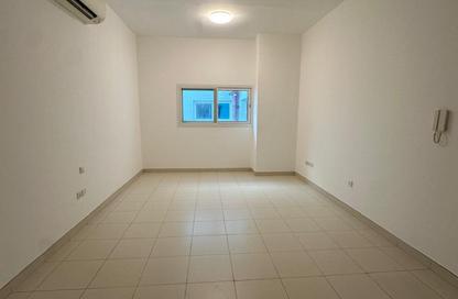 Apartment - Studio - 1 for rent in Bayt Al Muteena 01 - Al Muteena - Deira - Dubai