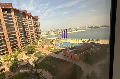 Apartment - 3 Bedrooms - 4 Bathrooms for rent in Tiara Residences - Palm Jumeirah - Dubai