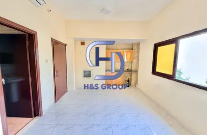 Apartment - Studio - 1 Bathroom for rent in Fire Station Road - Muwaileh - Sharjah