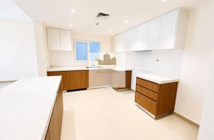 Apartment - 3 Bedrooms - 3 Bathrooms for rent in The Gardens Building 31 - The Gardens Buildings - The Gardens - Dubai Apartment - 3 Bedrooms - 3 Bathrooms for rent in The Gardens Building 31 - The Gardens Buildings - The Gardens - Dubai