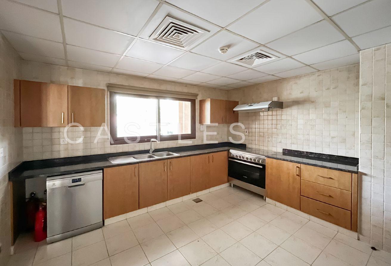 Ready To Move In | spacious Townhouse For Rent photo 8
