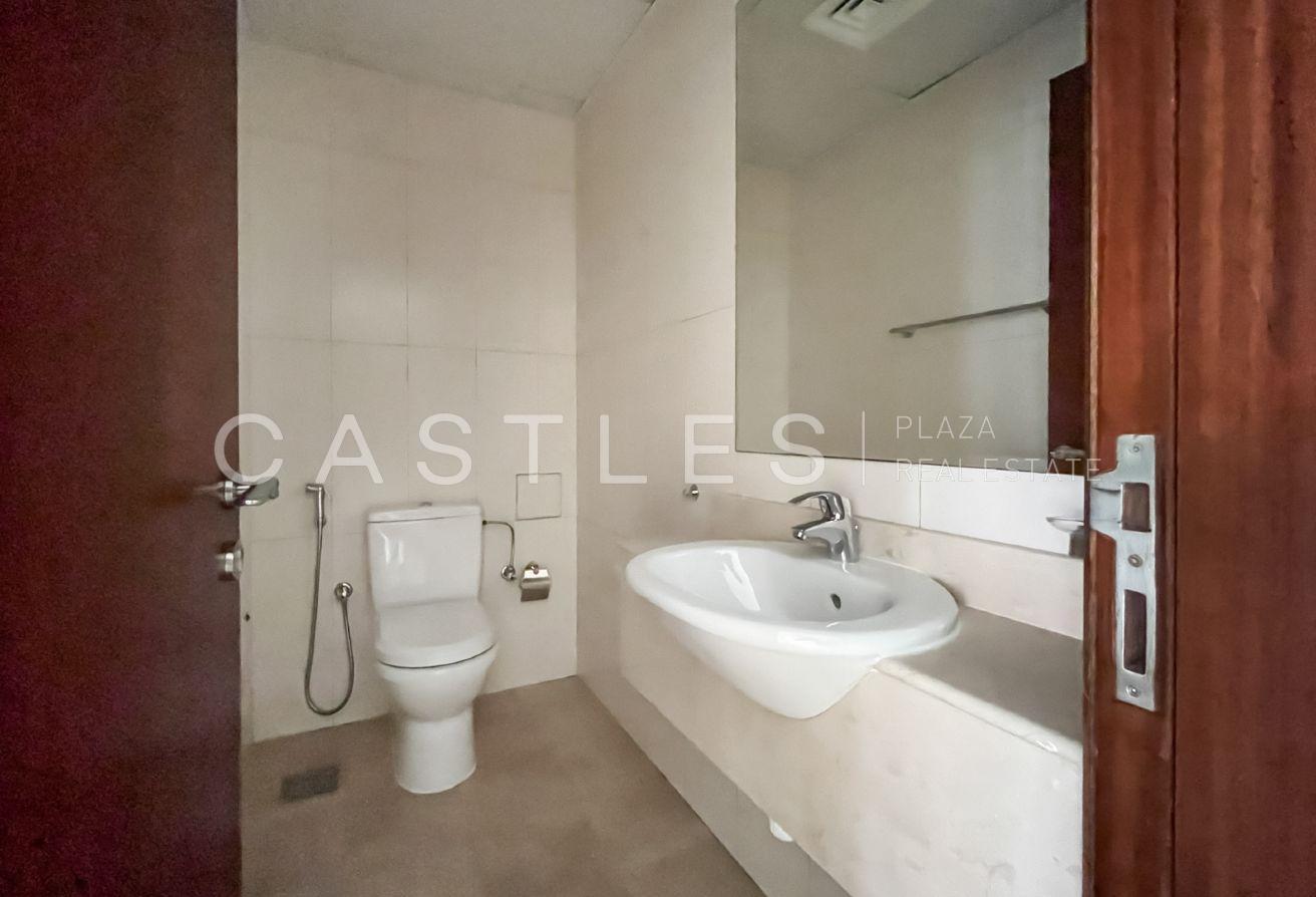 Ready To Move In | spacious Townhouse For Rent photo 11