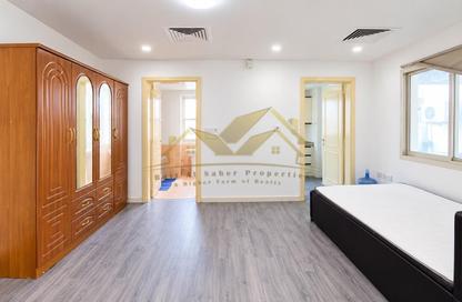 Apartment - Studio - 1 for rent in Al Hamriya - Bur Dubai - Dubai