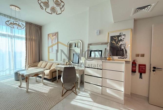 16072000 - Property Image 2