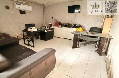 Shop - Studio - 1 Bathroom for rent in Ali Mousa Building - Al Sajaa Industrial - Al Sajaa - Sharjah
