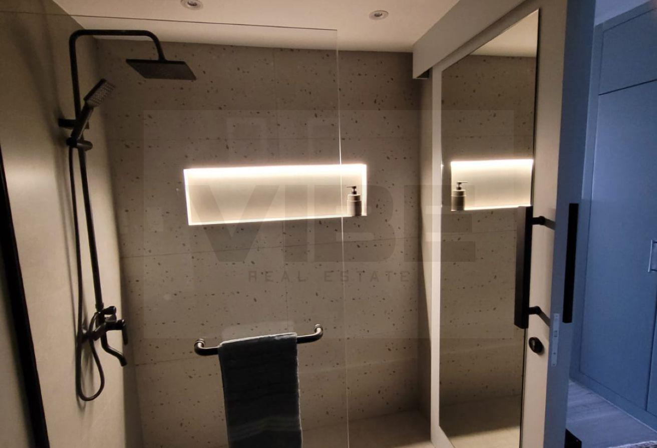 Stunning Studio – Furnished – Upgraded