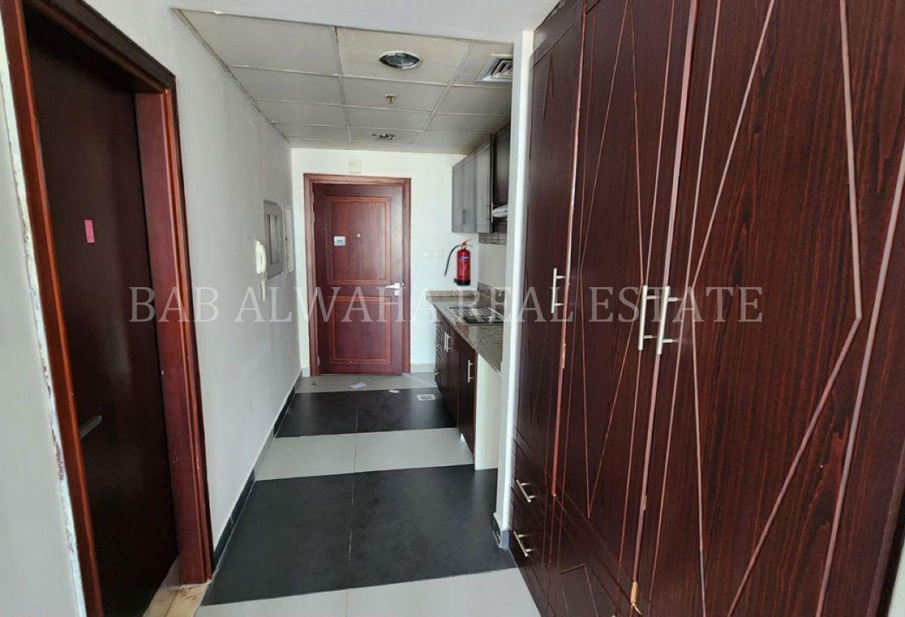 Bright &Spacious Studio Apartment Ready to Move In photo 3