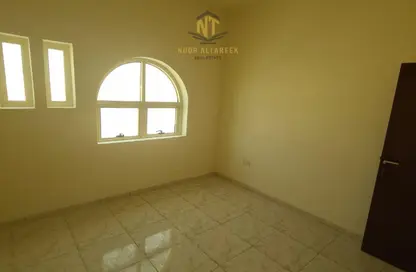 شقة - 2 غرف نوم - 2 حمامات للايجار في المجرة - الشرق - الشارقة