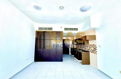 Apartment - Studio - 1 for rent in Al Waleed 5 Building - Al Karama - Bur Dubai - Dubai Apartment - Studio - 1 for rent in Al Waleed 5 Building - Al Karama - Bur Dubai - Dubai
