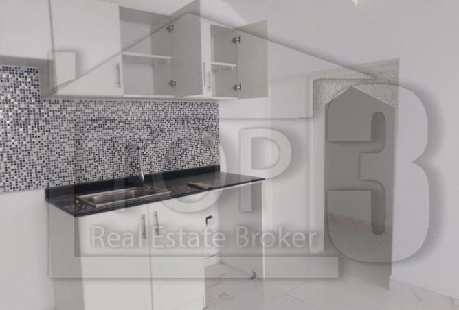 independent one bedroom villa/parking/shared pool photo 3